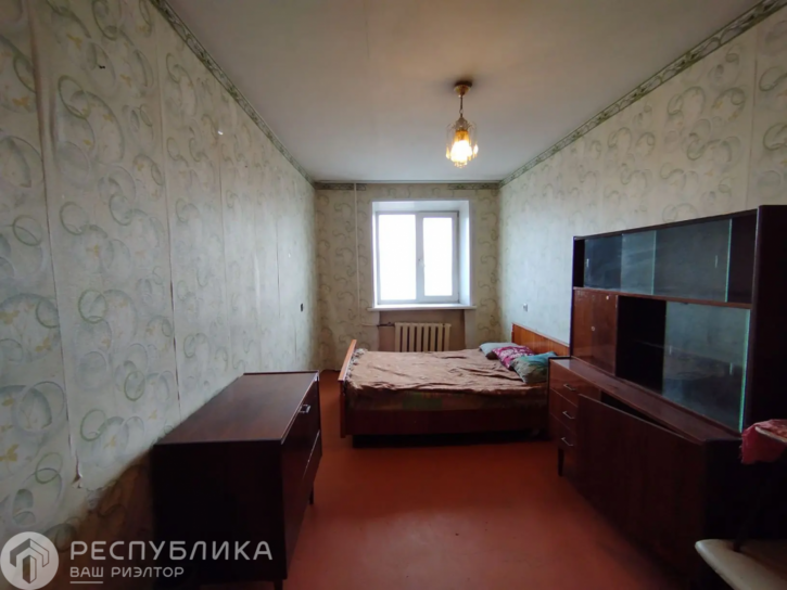 3-комн квартира Обороны, 32