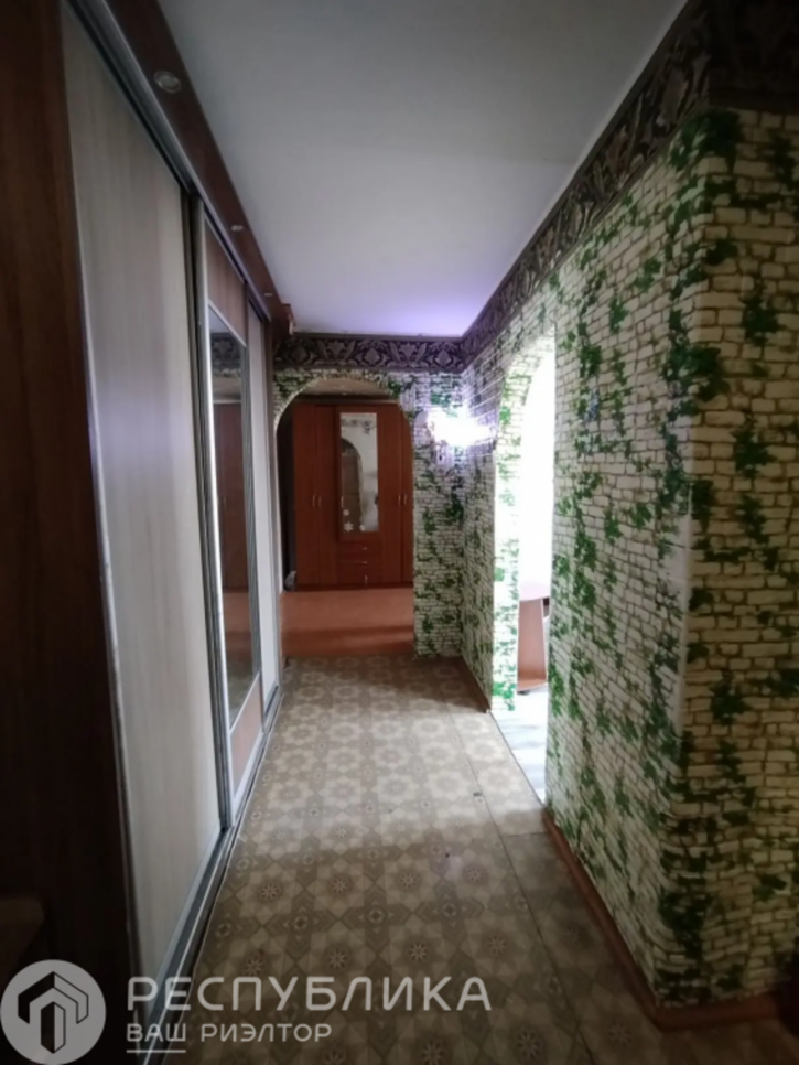 3-комн квартира Обороны, 32