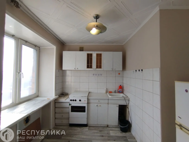 3-комн квартира Обороны, 32