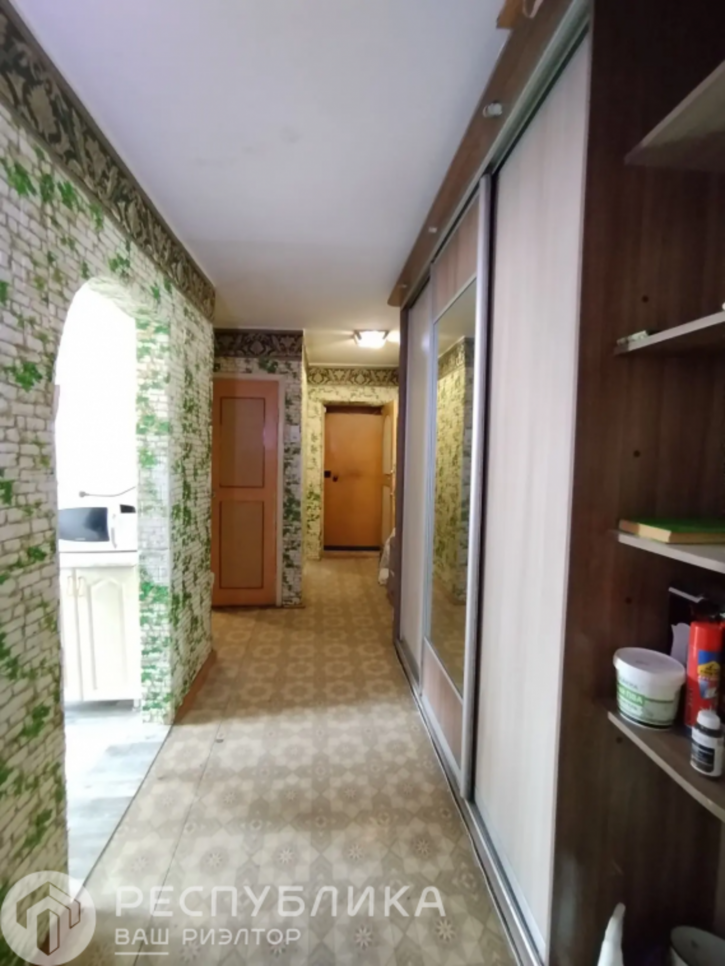 3-комн квартира Обороны, 32