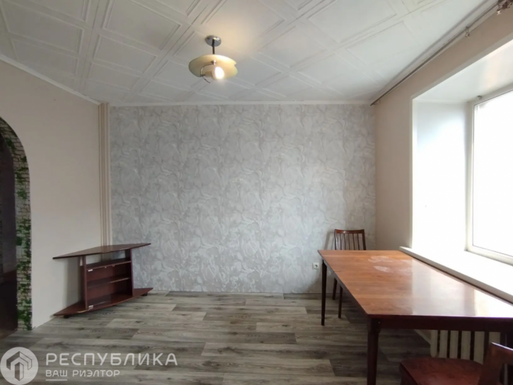 3-комн квартира Обороны, 32